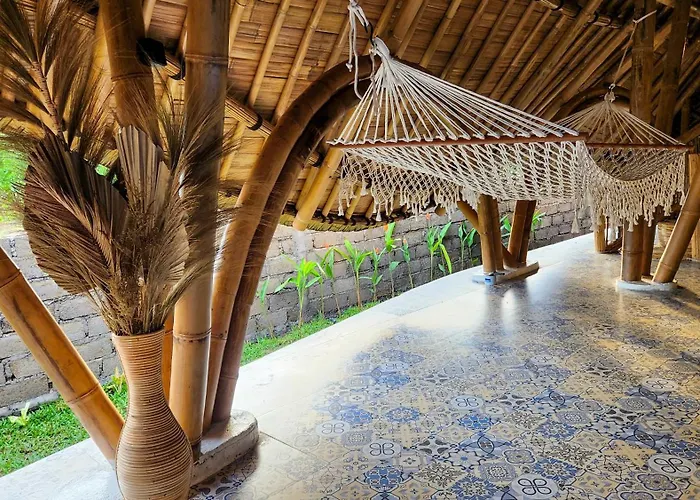 Manta Family Sidemen Villa *